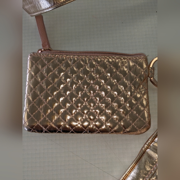 GENTLY USED ROSE GOLD VERA BRADLEY QUILTED CROSSBODY BAG & CARD HOLDER - Picture 6 of 16